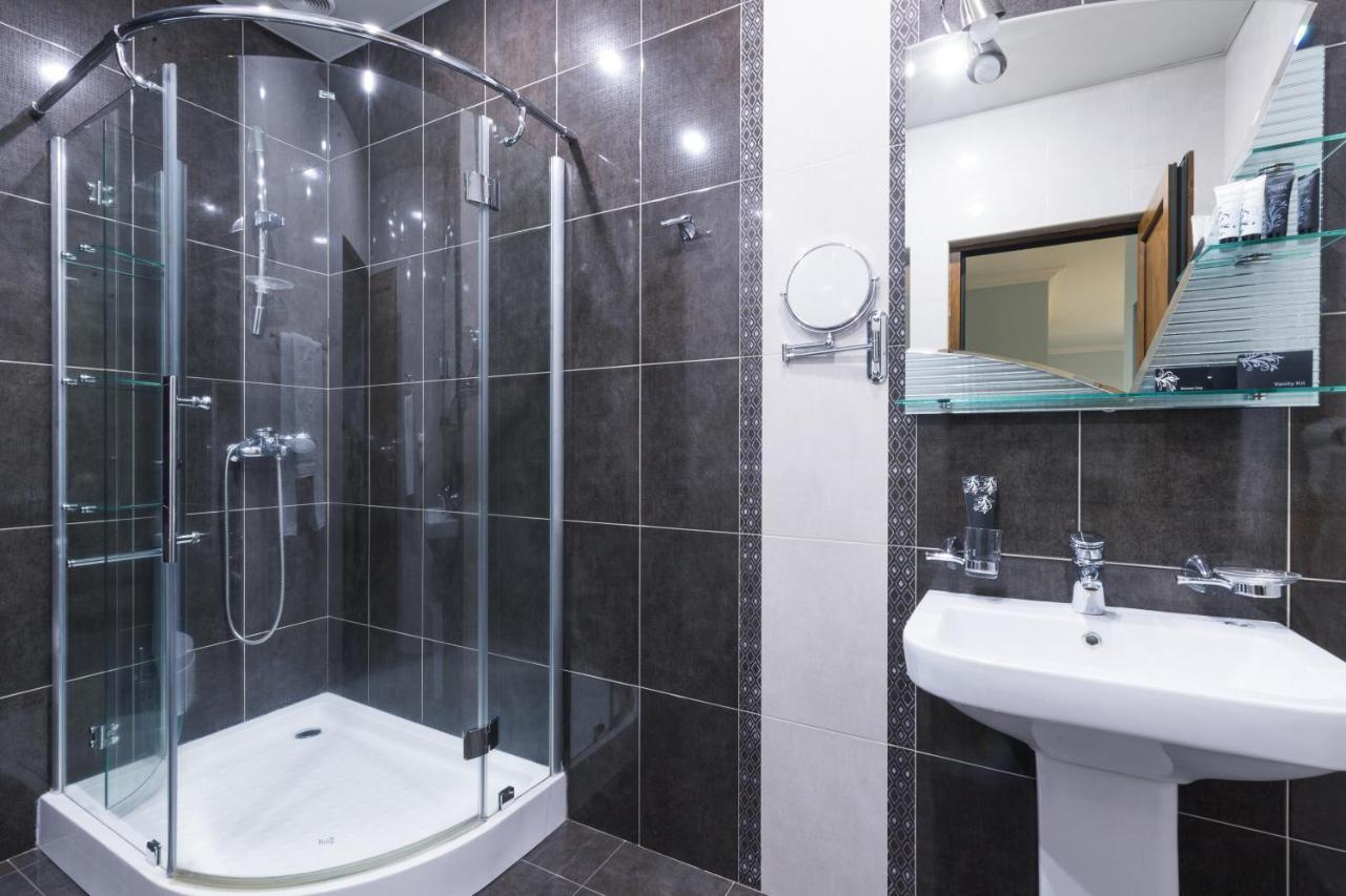 La Defense Hotel Ереван Екстериор снимка