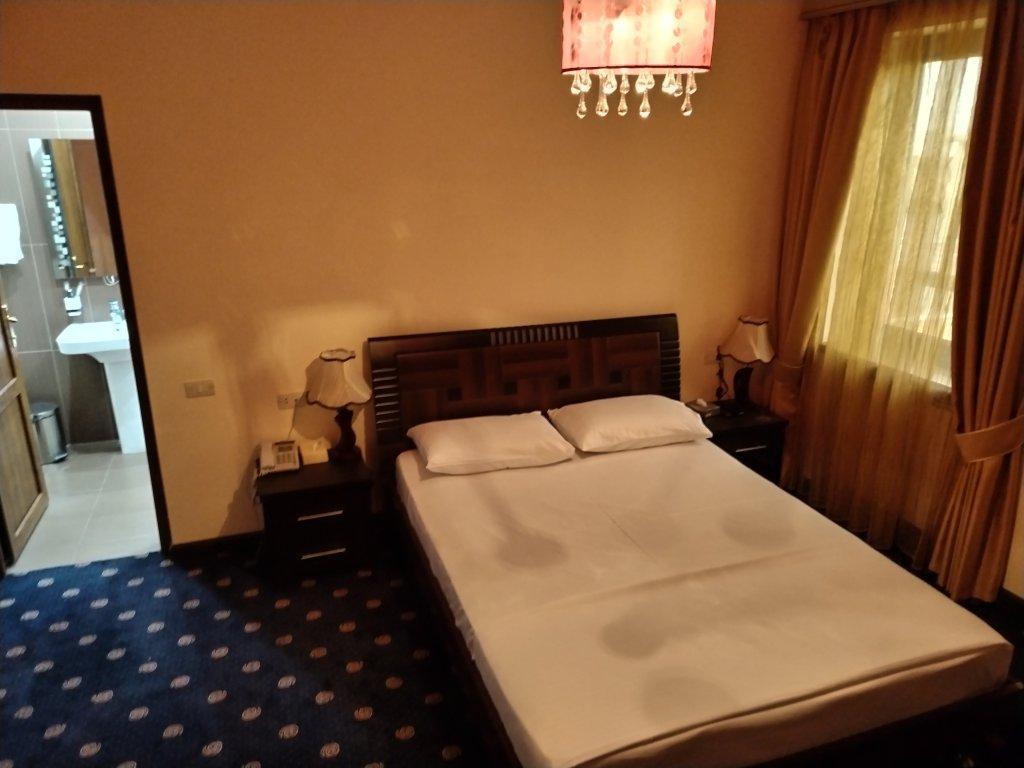 La Defense Hotel Ереван Екстериор снимка